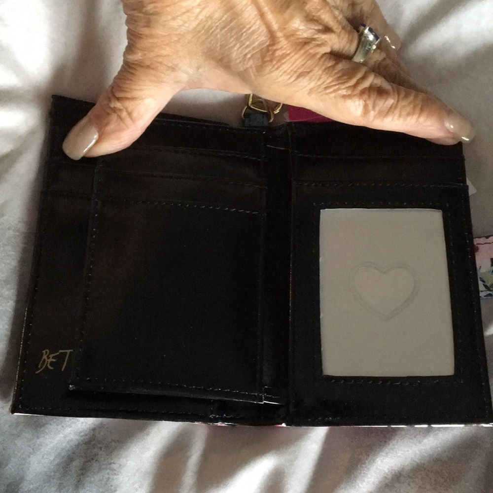 New Betsey Johnson Watercolor Flap Wallet - Picture 4 of 4